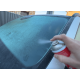 Spray magique pour débloquer la lune de votre voiture en 5 secondes